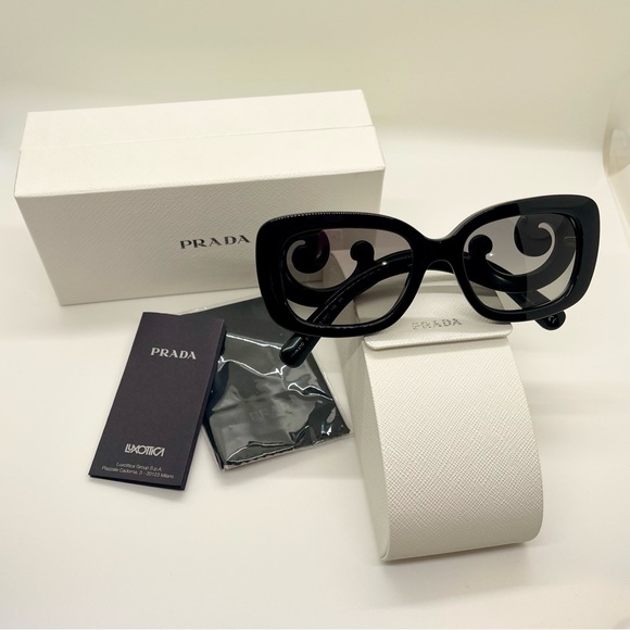 AUTHENTIC PRADA BAROQUE SUNGLASSES - Picture 9 of 12